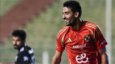 طاهر محمد طاهر على رأس غيابات الأهلي أمام المصري في الدوري