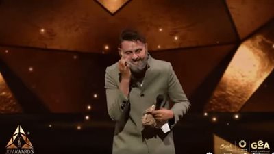 حصري النور نيوز | ملك المقالب.. رامز جلال يخدع الحاضرين في حفل Joy awards